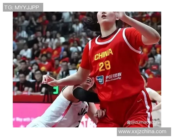 风暴与狂热女篮激战正酣比分胶着精彩瞬间回顾