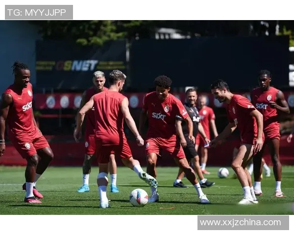 欧冠激战巴伦西亚主场迎战曼联争夺小组出线关键战役